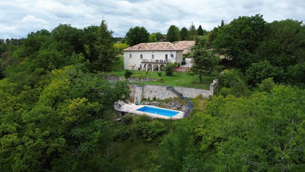 Belvèze (82150) TARN ET GARONNE Maison en pierre avec 3 chambres, maison d'amis, piscine et 8686m2 de terrain