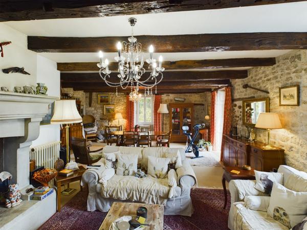 Belvèze (82150) TARN ET GARONNE Maison en pierre avec 3 chambres, maison d'amis, piscine et 8686m2 de terrain