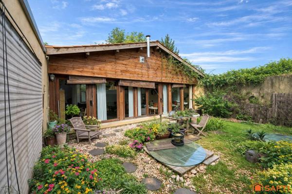 Ensemble immobilier, dépendances, 900m2 et potentiel locatif