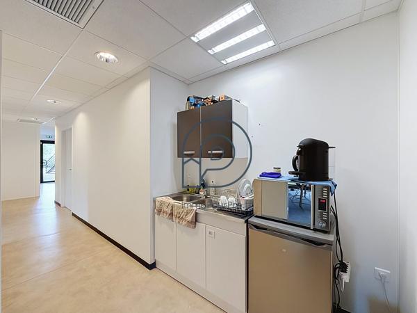 Villeneuve-d'Ascq – Haute Borne | Bureaux loués 236 m² + 10 parkings | Investissement 8,1 % brut