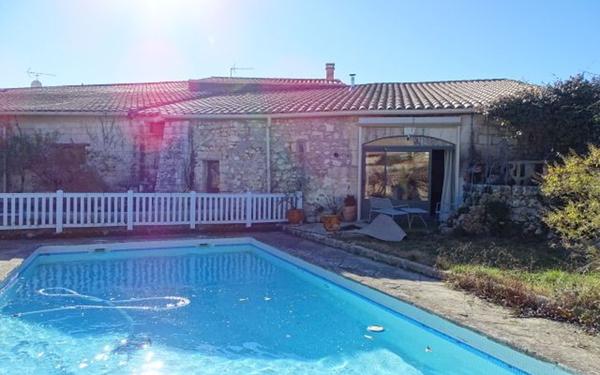 Maison à vendre    6 pièces •  Mudaison