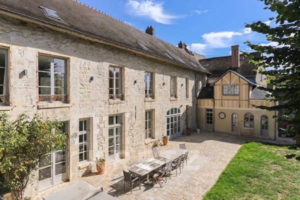 Propriété d’exception  rénovée au cœur de Senlis