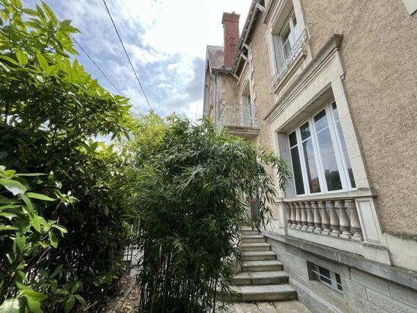 Maison à vendre |  Saint-Amand-Montrond |  11 pièces | 222 m²