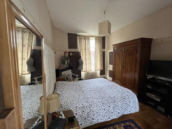 Maison à vendre |  Saint-Amand-Montrond |  11 pièces | 222 m²