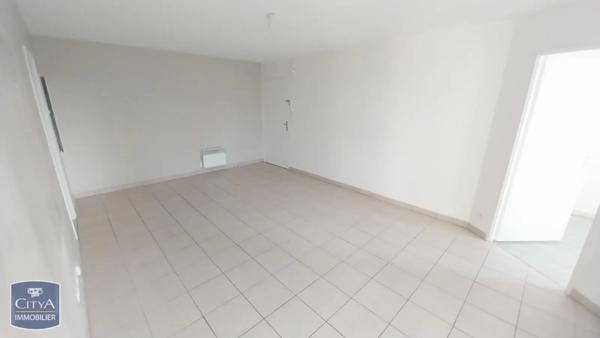 Appartement à louer 2 pièces 53.6m² Hénin-Beaumont (62110)