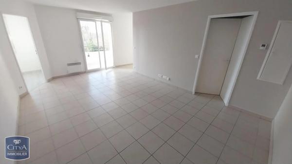 Appartement à louer 2 pièces 53.6m² Hénin-Beaumont (62110)