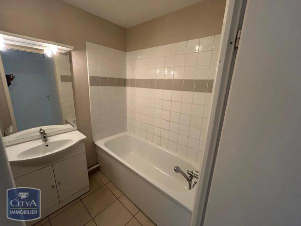 Appartement à louer 2 pièces 53.6m² Hénin-Beaumont (62110)