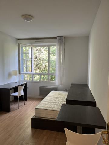 T1 MEUBLE - 547.36 € CC / MOIS - PESSAC CANDAU
