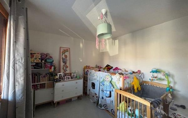 Appartement à louer    3 pièces • 79 m2 Crozet