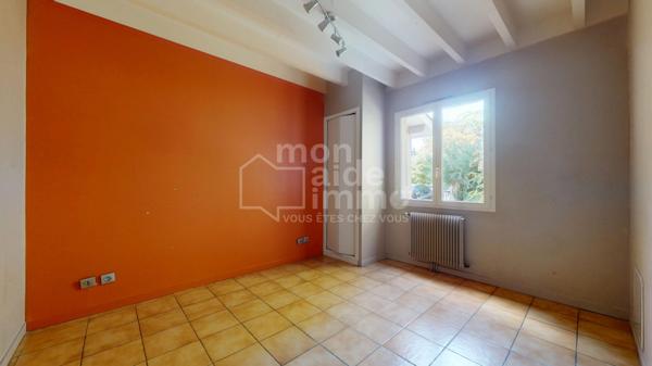 Agréable maison sur belle parcelle proche commodités