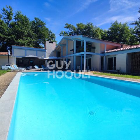 Villa d'architecte de 280m², 5 chambres et piscine