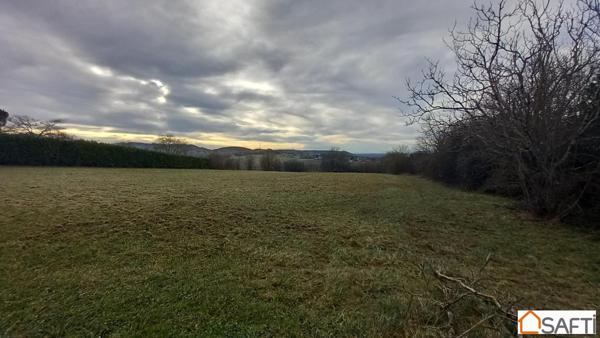 Parcelle 1ha18 maison semi-enterrée 90m2 , dépendances agricoles