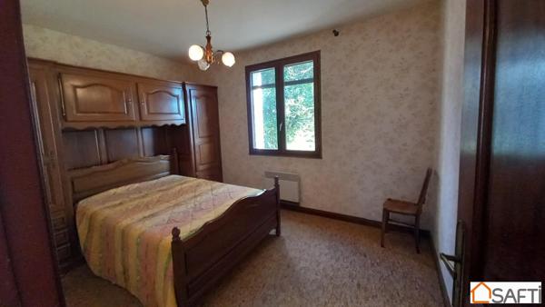 Parcelle 1ha18 maison semi-enterrée 90m2 , dépendances agricoles