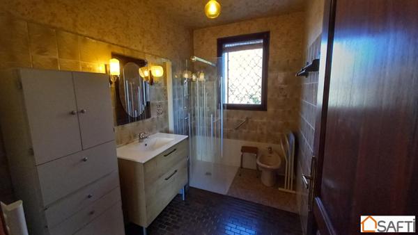 Parcelle 1ha18 maison semi-enterrée 90m2 , dépendances agricoles