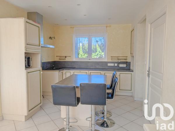 Maison à vendre 5 pièces 181 m² Saint-Just-d'Ardèche