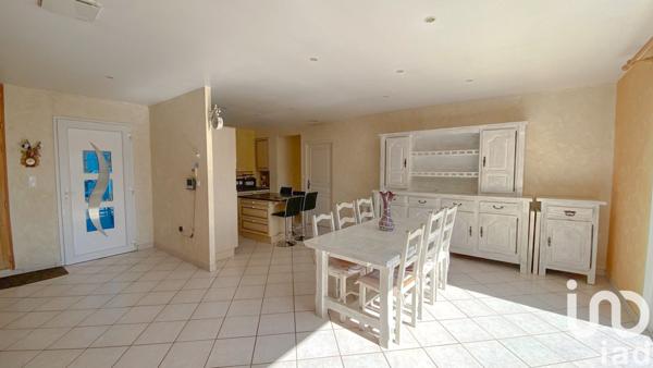 Maison à vendre 5 pièces 181 m² Saint-Just-d'Ardèche