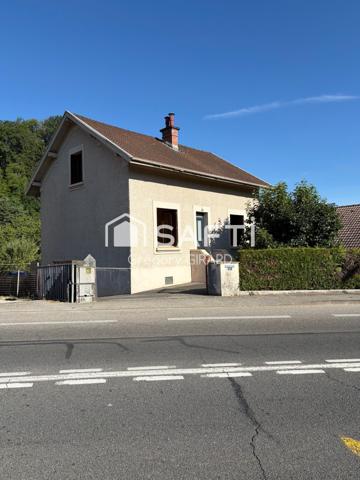 Belle maison de famille proche de toute commodité et un fort potentiel.
