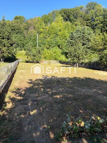 Belle maison de famille proche de toute commodité et un fort potentiel.