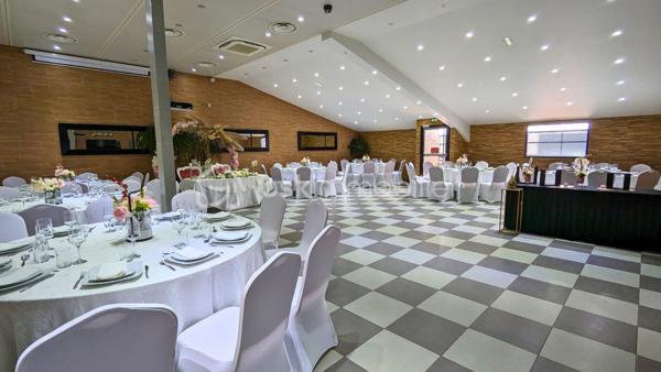 Local d'activité de 1 900 m²