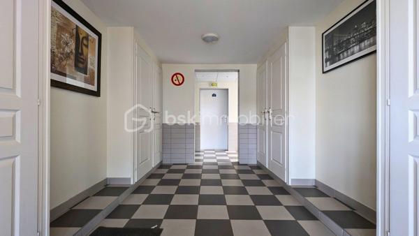 Local d'activité de 1 900 m²