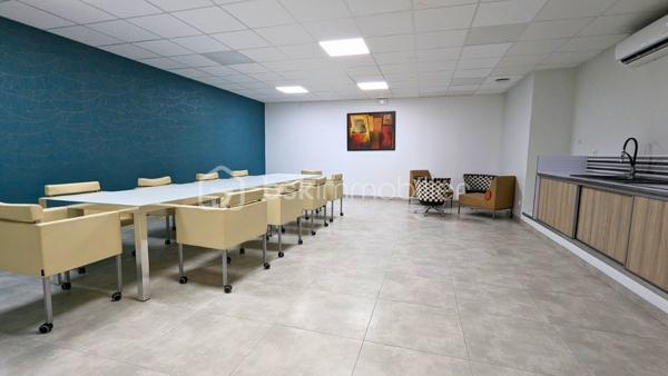 Local d'activité de 1 900 m²