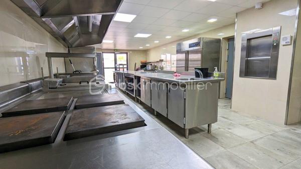 Local d'activité de 1 900 m²