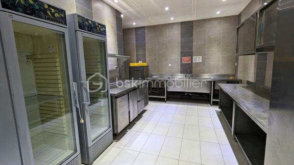 Local d'activité de 1 900 m²