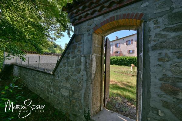 Thurins - Maison de village en bordure de Garon
