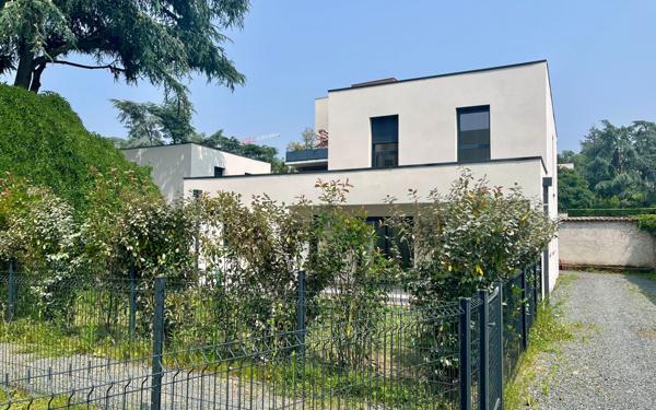 Maison à vendre    6 pièces • 130 m2 Tassin-la-Demi-Lune