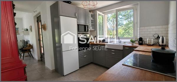 Maison 127 m2 plain pied, terrain 4220 m2, piscine