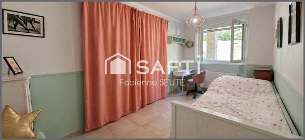 Maison 127 m2 plain pied, terrain 4220 m2, piscine