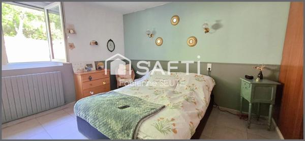 Maison 127 m2 plain pied, terrain 4220 m2, piscine
