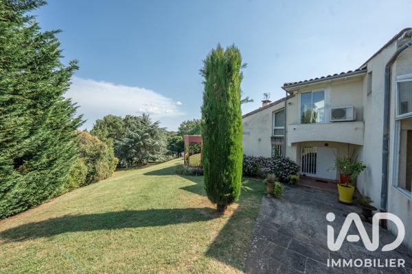 Maison à vendre 7 pièces 301 m² Saint-Étienne-de-Fontbellon