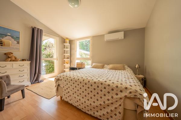 Maison à vendre 7 pièces 301 m² Saint-Étienne-de-Fontbellon