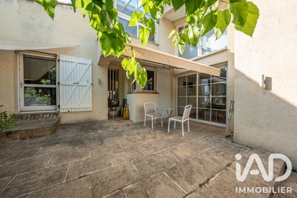Maison à vendre 7 pièces 301 m² Saint-Étienne-de-Fontbellon