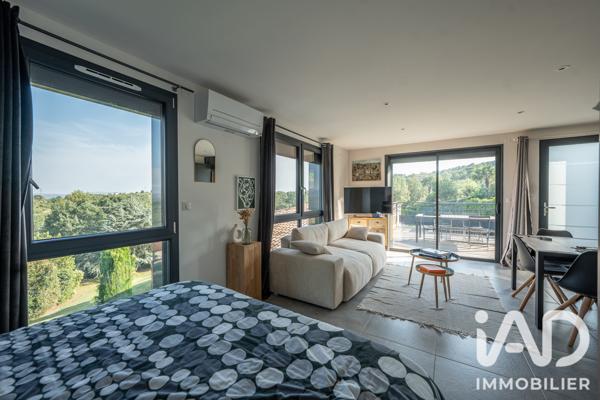 Maison à vendre 7 pièces 301 m² Saint-Étienne-de-Fontbellon