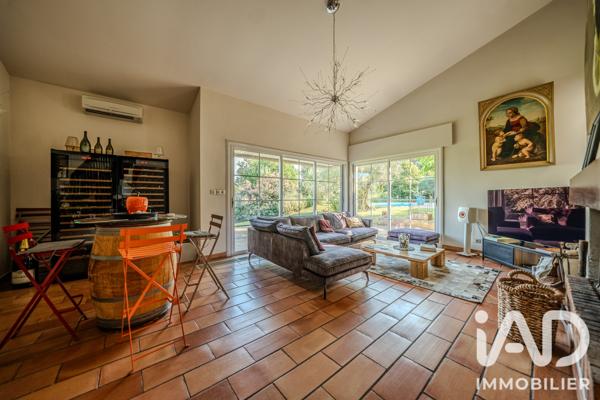 Maison à vendre 7 pièces 301 m² Saint-Étienne-de-Fontbellon