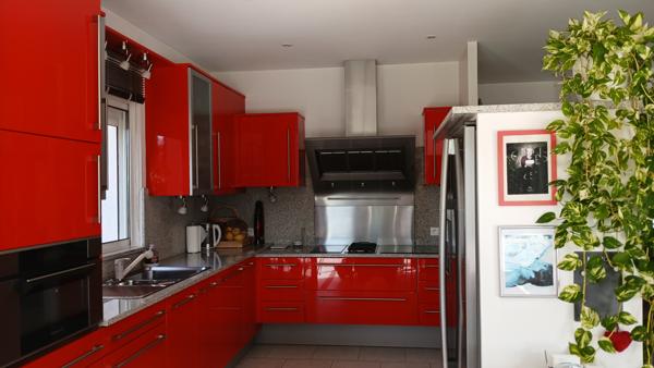 Cogolin (83310) VIAGER OCCUPE à COGOLIN H 80 et F 78