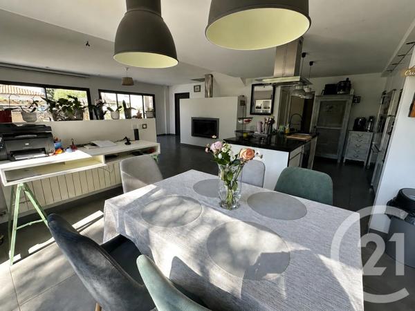 Maison à vendre  5 pièces - 140 m 2   CASTRIES  - 34