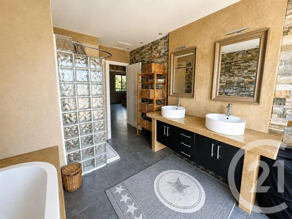Maison à vendre  5 pièces - 140 m 2   CASTRIES  - 34