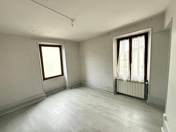 Vente                                                      Maison
                        
                     4 pièces                      72 m2                     à Roybon