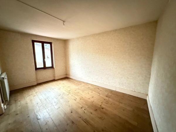 Vente                                                      Maison
                        
                     4 pièces                      72 m2                     à Roybon