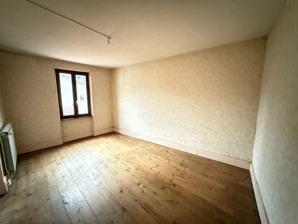Vente                                                      Maison
                        
                     4 pièces                      72 m2                     à Roybon