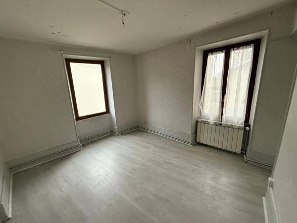 Vente                                                      Maison
                        
                     4 pièces                      72 m2                     à Roybon