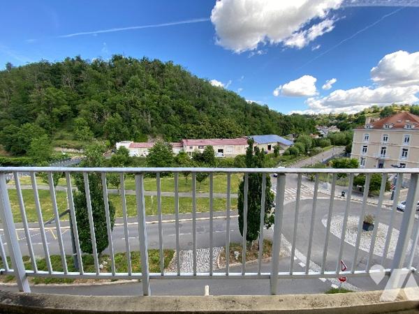 Au 4ème et dernier étage avec ascenseur et balcon, appartement de 66.63m² habitables