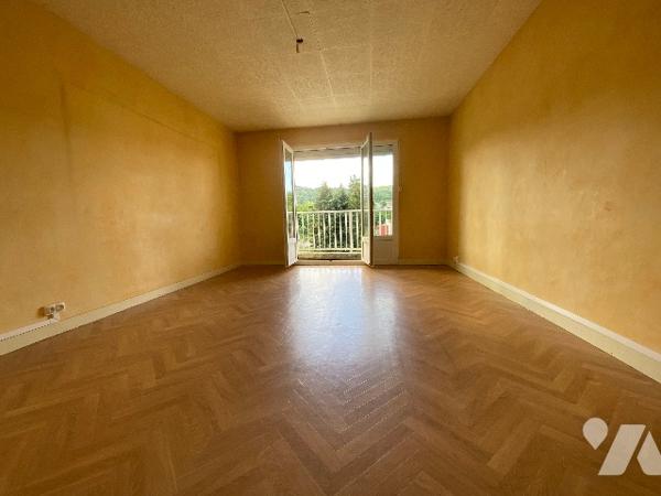 Au 4ème et dernier étage avec ascenseur et balcon, appartement de 66.63m² habitables