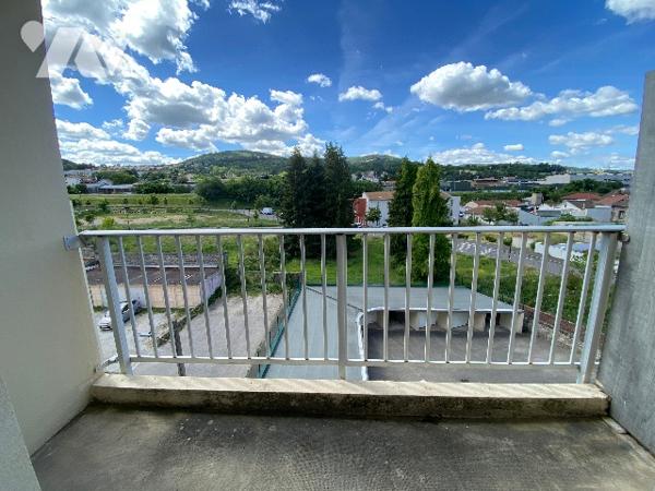 Au 4ème et dernier étage avec ascenseur et balcon, appartement de 66.63m² habitables