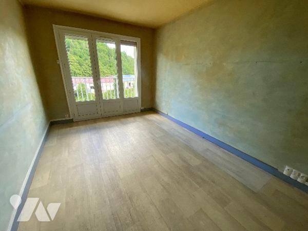 Au 4ème et dernier étage avec ascenseur et balcon, appartement de 66.63m² habitables