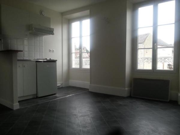 MORET SUR LOING, Coeur de ville studio de 29 m2 à louer