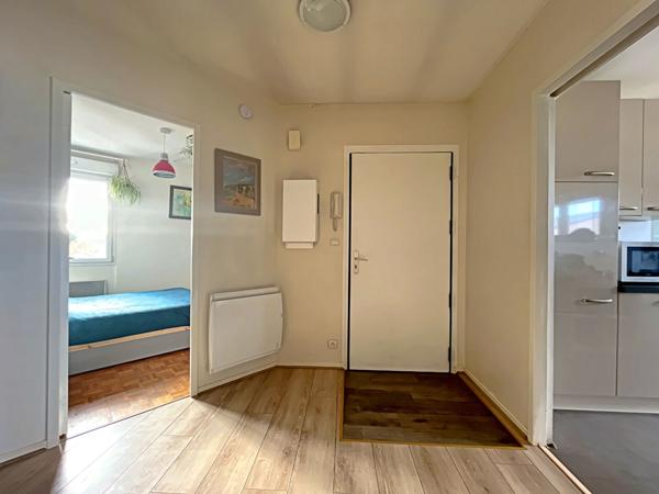 Appartement familial 5 pièces lumineux avec balcon, garage et grenier - Reims Courlancy